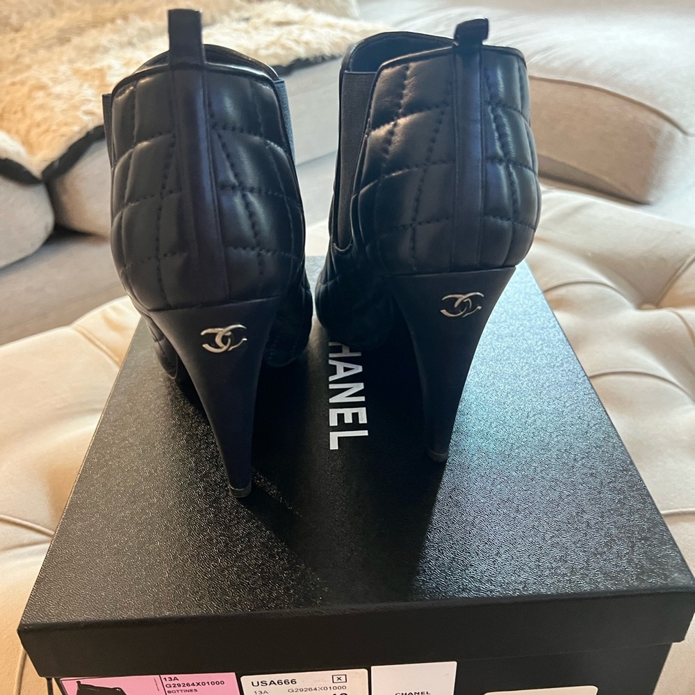 Chanel brown booties quilted size 40 - Picture 3 of 6